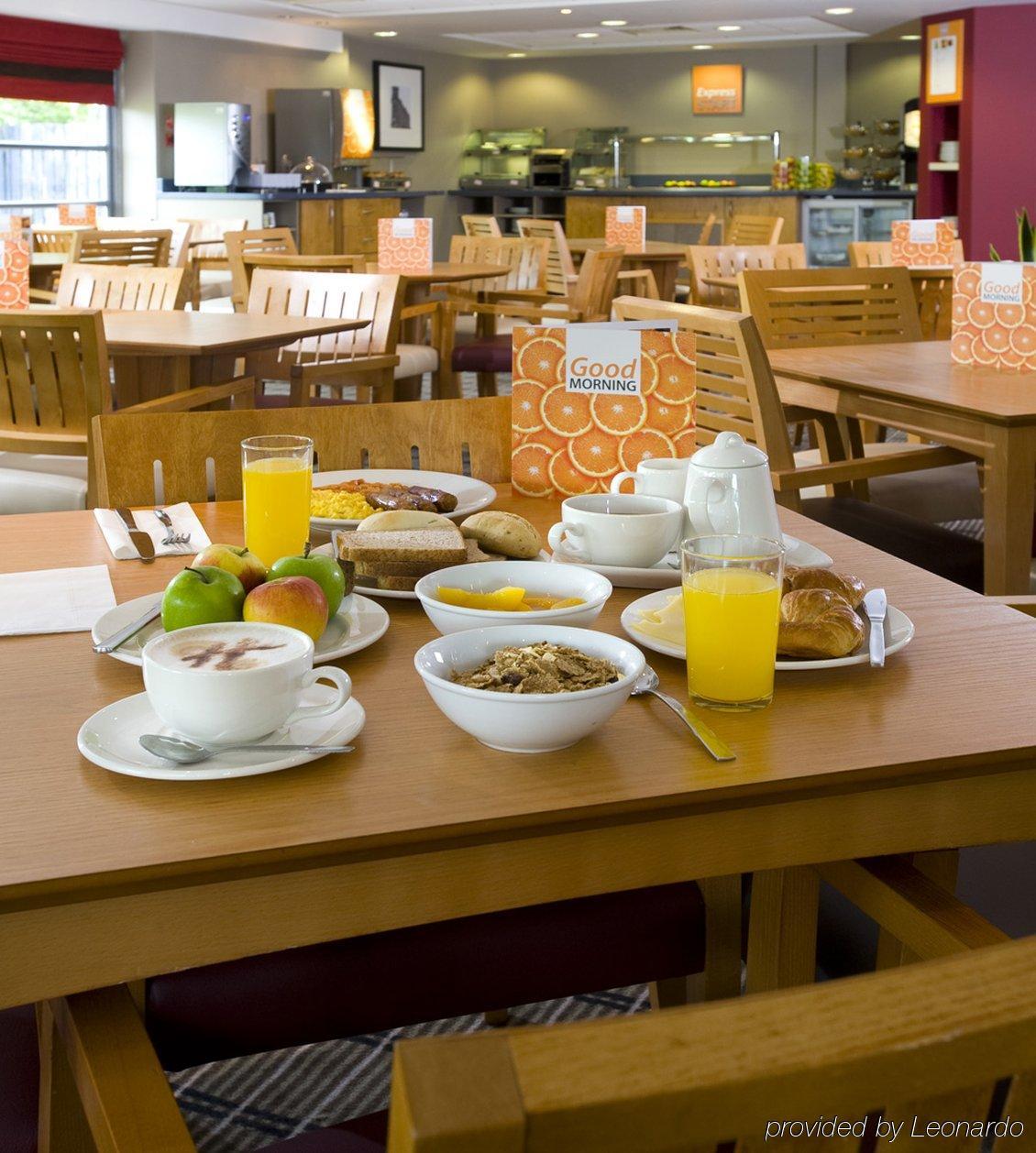 Holiday Inn Express Swansea East, An Ihg Hotel Restaurant foto